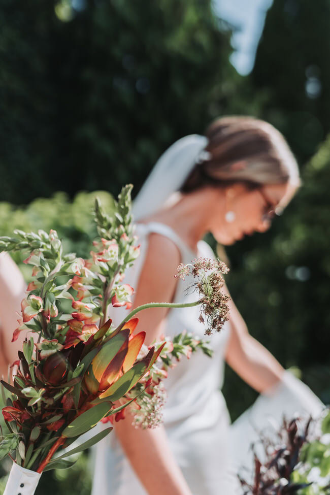 up close photos of wedding bouquet flowers.